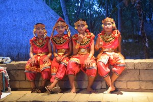 Balinese dance by local kids